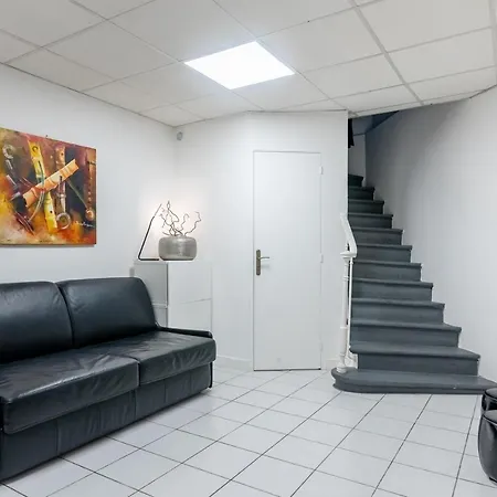 Appartement Triplex Magenta Quest *