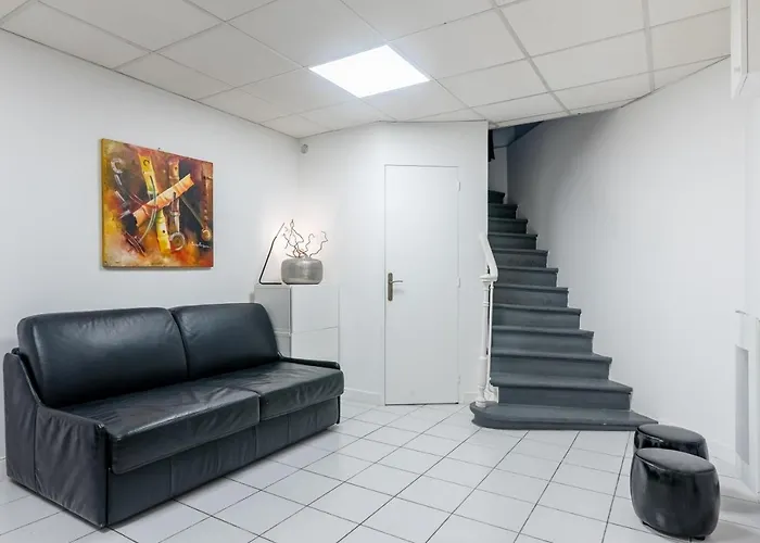 Appartement Triplex Magenta Quest *