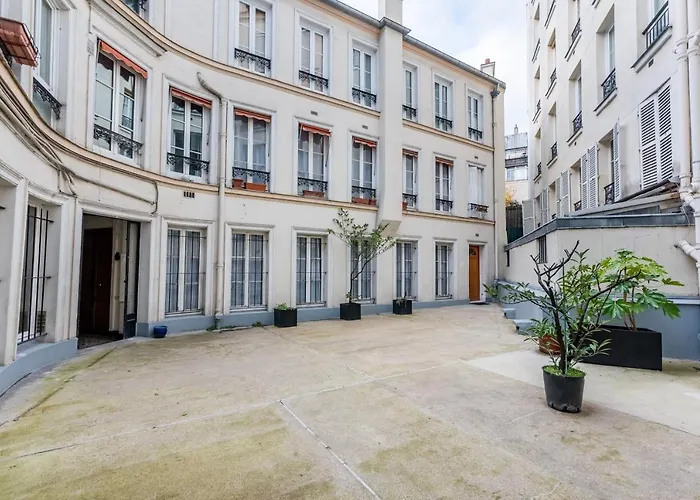 Triplex Magenta Quest Parijs