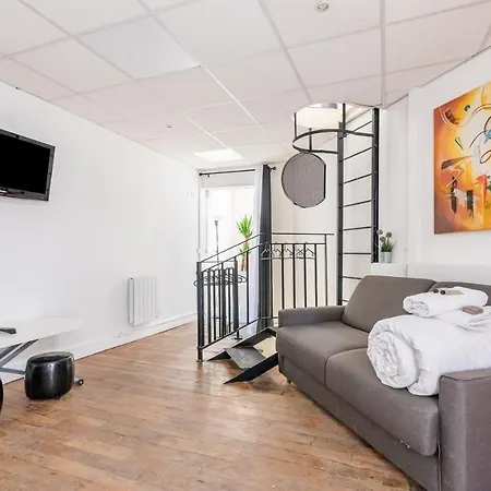 Triplex Magenta Quest Apartamento