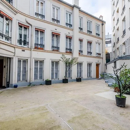 Triplex Magenta Quest Paris